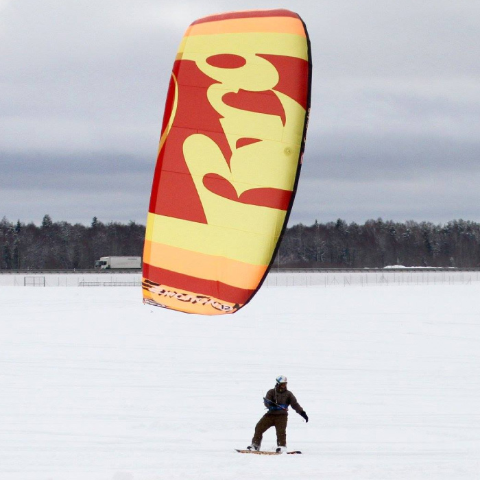 Talvine lohesurfi koolitus on spordiala, kus kõik liuglemine toimub lumel. Snowkite koolitus %%sep%% talvine lohesurfi kursus