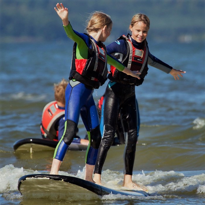 Fansurf Laager on omadustelt surfilaager, teismeliste laager ja linnalaager